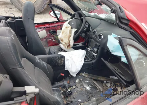 1999 Mazda Mx-5 Miata Leather Pkg/Popular Equipment Pkg/Sports Pkg/Touring Pkg z USA, uszkodzony, nr VIN JM1NB3532X0111342